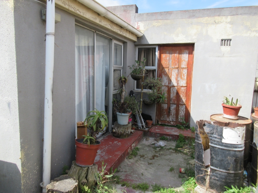 2 Bedroom Property for Sale in Lentegeur Western Cape